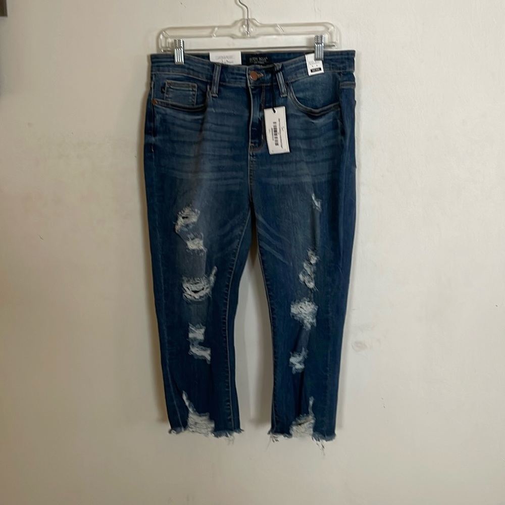 Judy Blue distressed Skinny Fit Capri Mid Rise